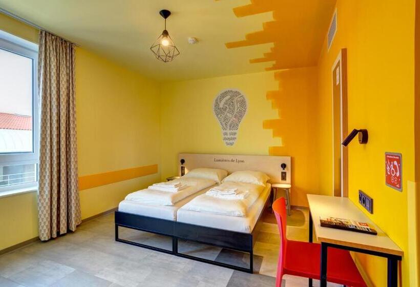 Номер Стандарт, Meininger Hotel Lyon Centre Berthelot