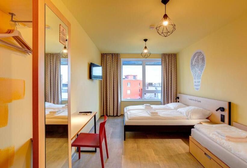 Номер Стандарт Трехместный, Meininger Hotel Lyon Centre Berthelot