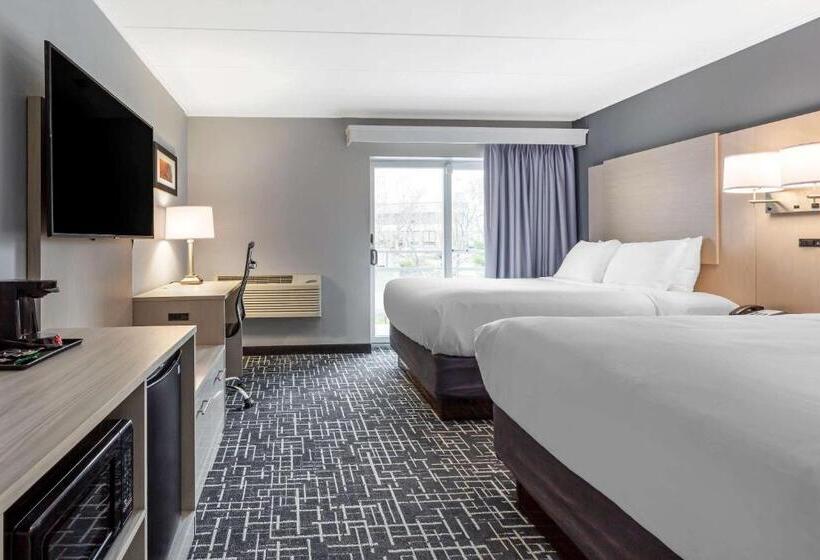 스탠다드 룸 풀장 전망, Comfort Inn Hyannis  Cape Cod