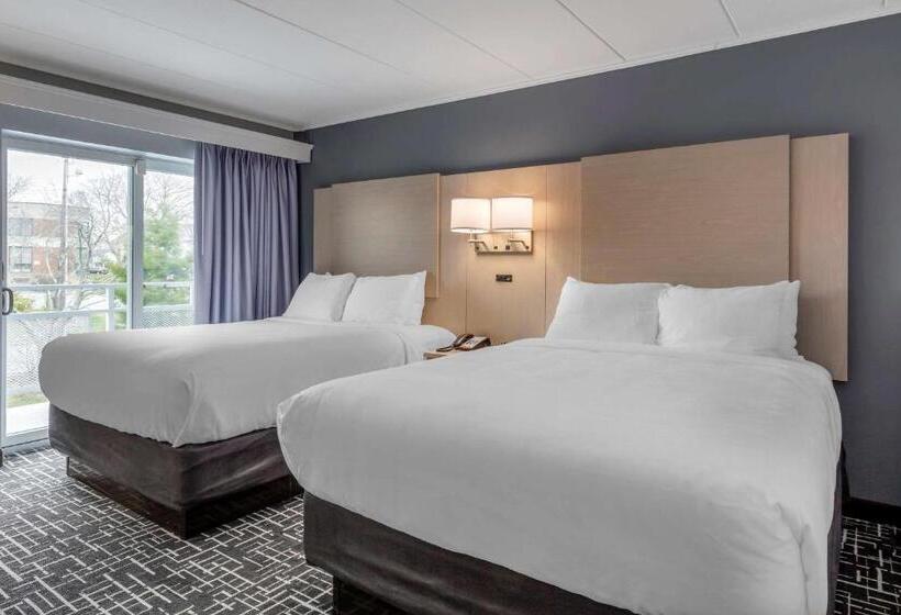 스탠다드 룸 풀장 전망, Comfort Inn Hyannis  Cape Cod