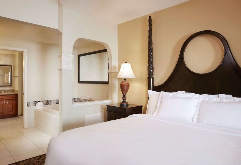 Люкс 3 Спальни, Hilton Grand Vacations Club Seaworld® Orlando