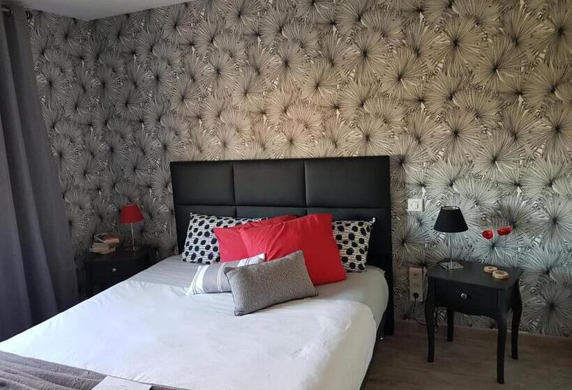 Номер Стандарт, La Villa 13&15