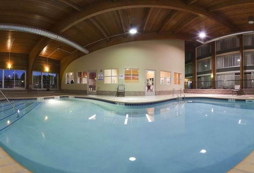 Номер Стандарт 2 Двуспальные Кровати, Holiday Inn Detroit Lakes, An Ihg