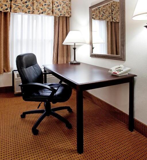 스탠다드 룸 킹사이즈 침대, Lexington Inn And Suites