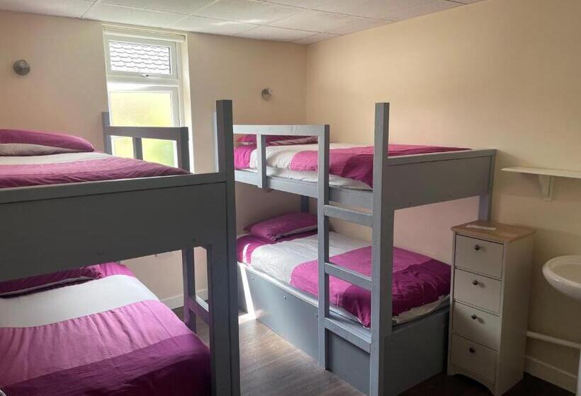 Четырехместный Номер Economy, Greenway & Copper Coast Hostel