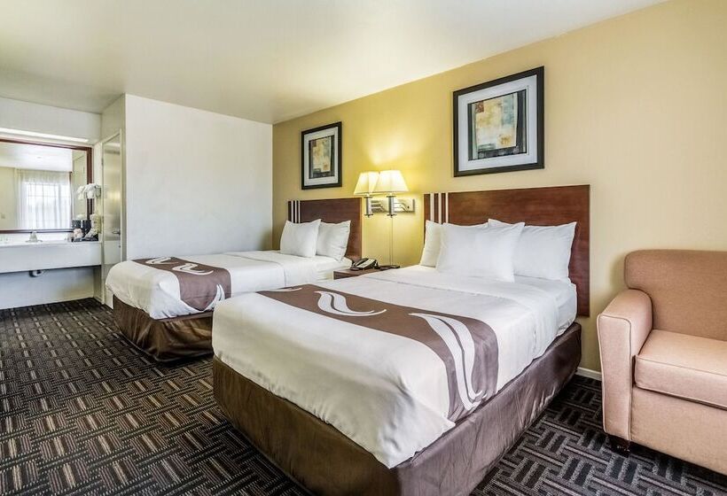 Quarto Estandar 2 Camas Casal, Quality Inn Fresno Near University
