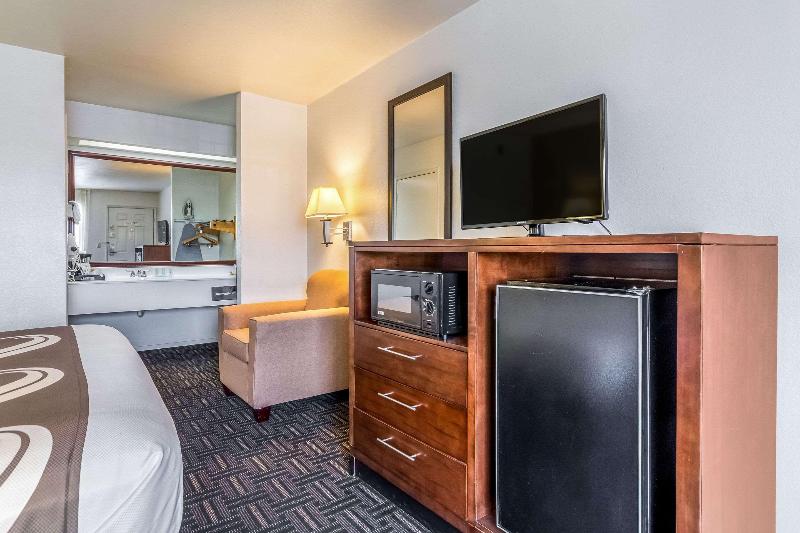 Quarto Estandar Cama King, Quality Inn Fresno Near University
