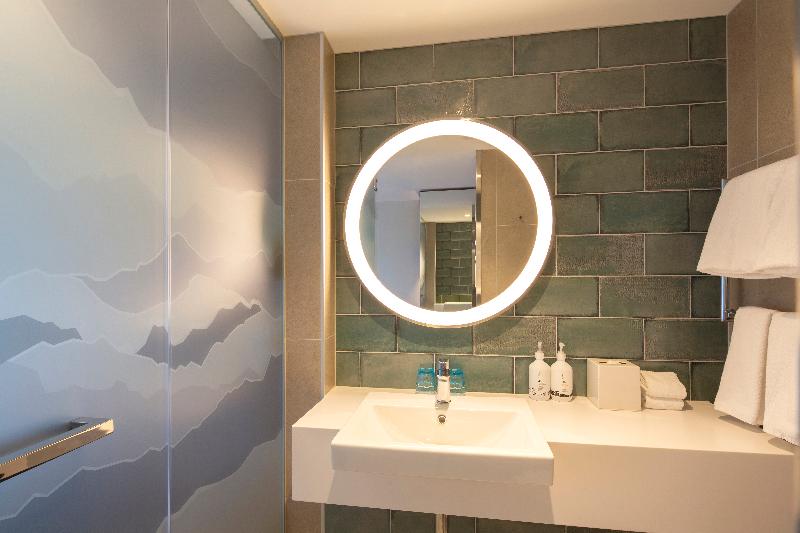 스탠다드 룸 산 전망, Holiday Inn Express & Suites Queenstown, An Ihg
