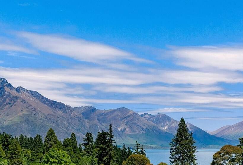 스탠다드 룸 더블 침대, Holiday Inn Express & Suites Queenstown, An Ihg