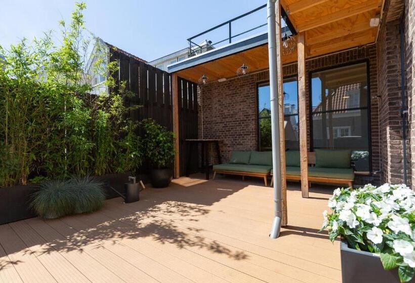 디럭스 룸, Pink Flamingo Boutique Hostel