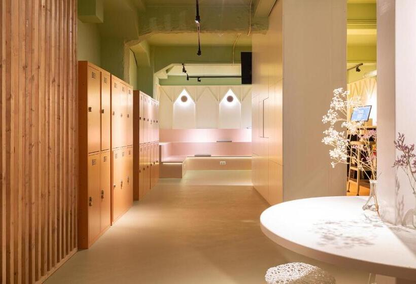 기본룸, Pink Flamingo Boutique Hostel