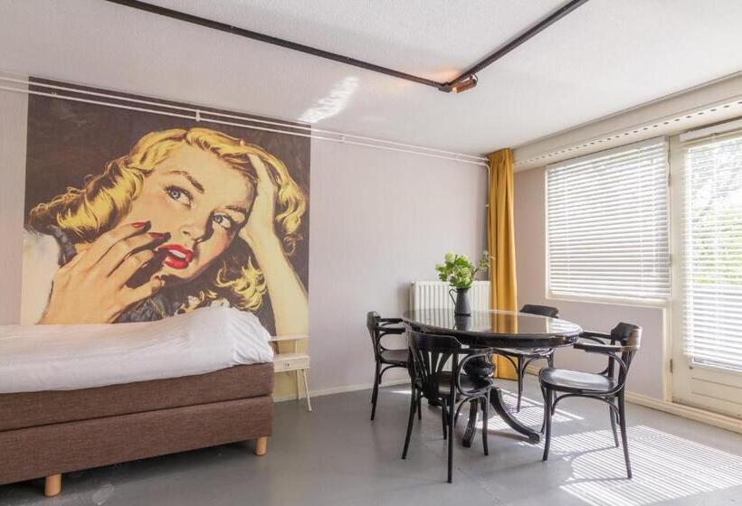 클래식 4인 룸, Pink Flamingo Boutique Hostel