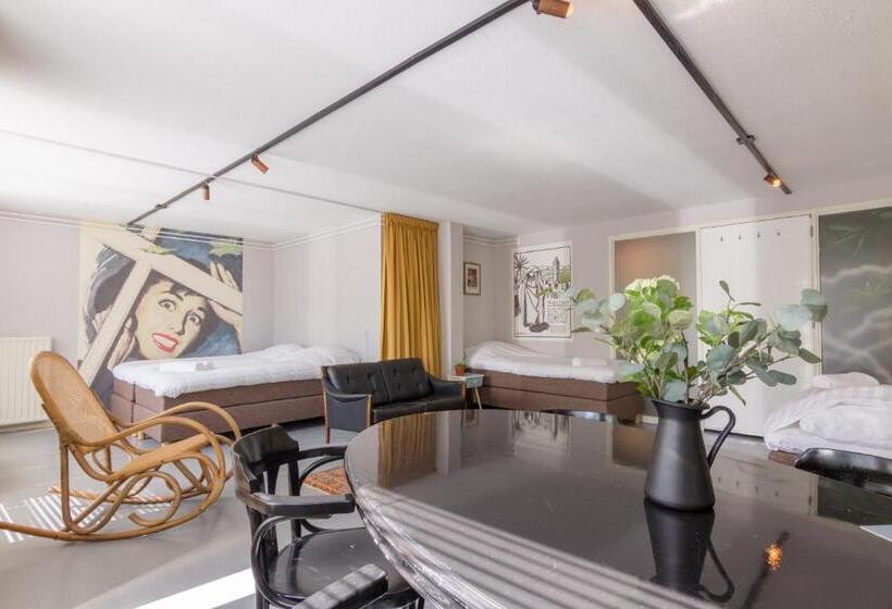클래식 4인 룸, Pink Flamingo Boutique Hostel