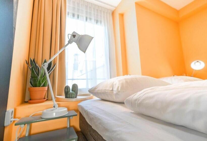이코노미 룸, Pink Flamingo Boutique Hostel