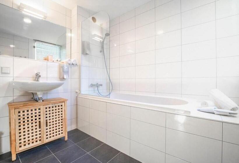 스탠다드 발코니 룸, Pink Flamingo Boutique Hostel