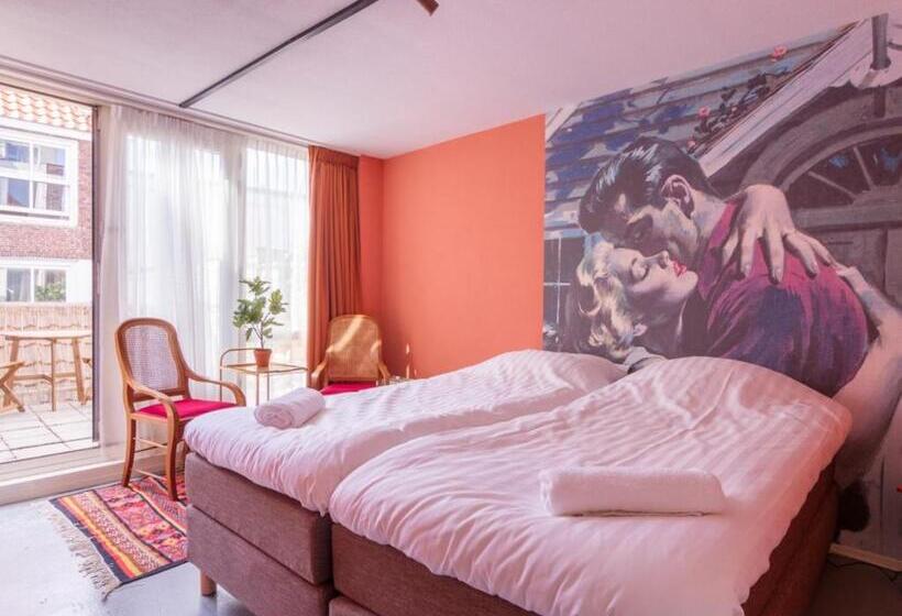 스탠다드 발코니 룸, Pink Flamingo Boutique Hostel