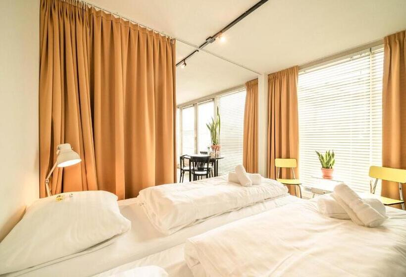 수피리어 트리플 룸, Pink Flamingo Boutique Hostel