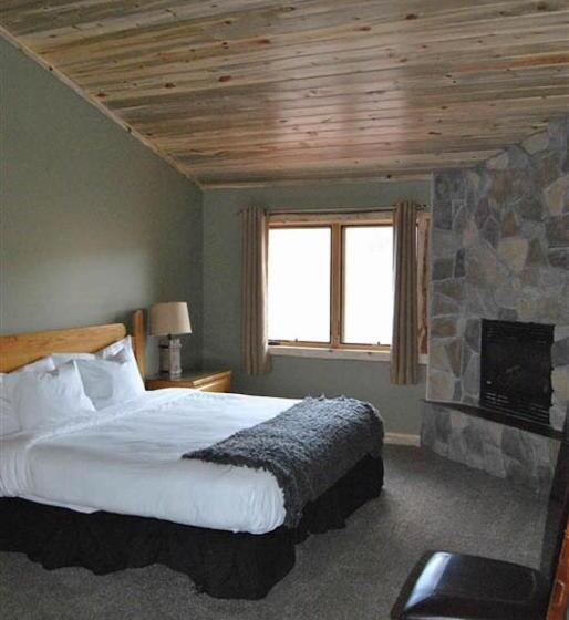 キングサイズベッドのスタンダードルーム, Arrowhead Mountain Lodge