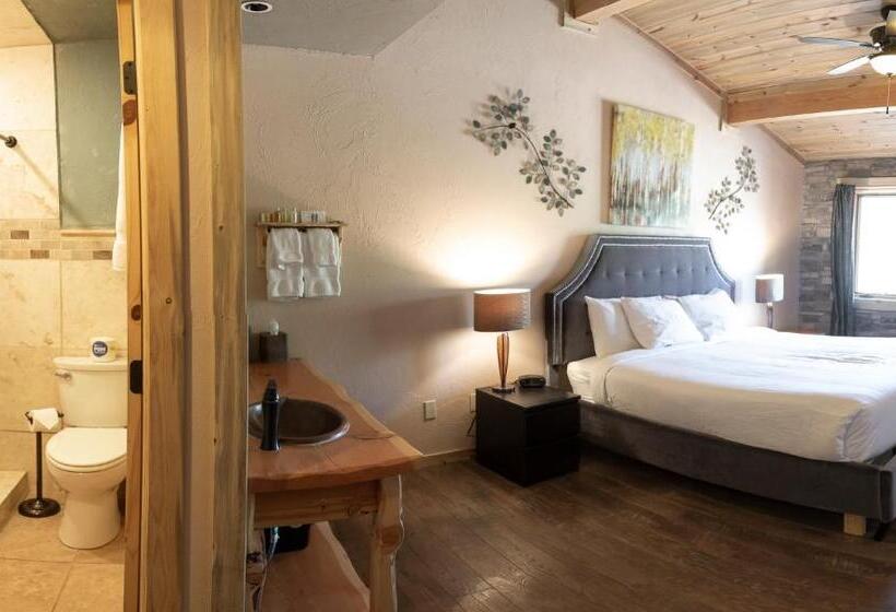 キングサイズベッドのデラックスルーム, Arrowhead Mountain Lodge