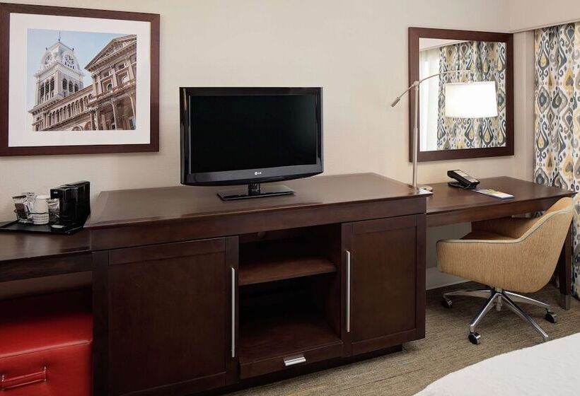 سوییت, Hampton Inn Louisville Downtown