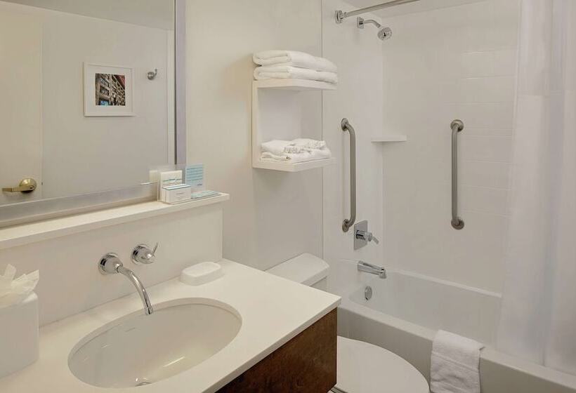 سوییت, Hampton Inn Louisville Downtown