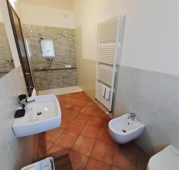 Четырехместный Номер Стандарт с Балконом, Bed & Breakfast Torrechiara