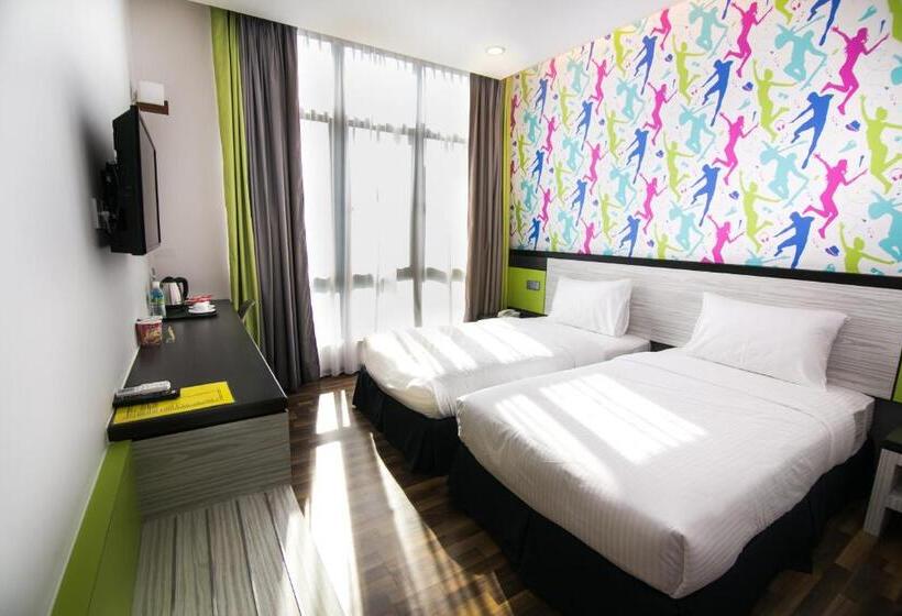 プレミアム４ベッドルーム, Indra Hotel   Boutique Suites