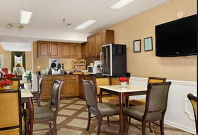 Номер Deluxe Кровать Кинг, Baymont By Wyndham Tuscaloosa