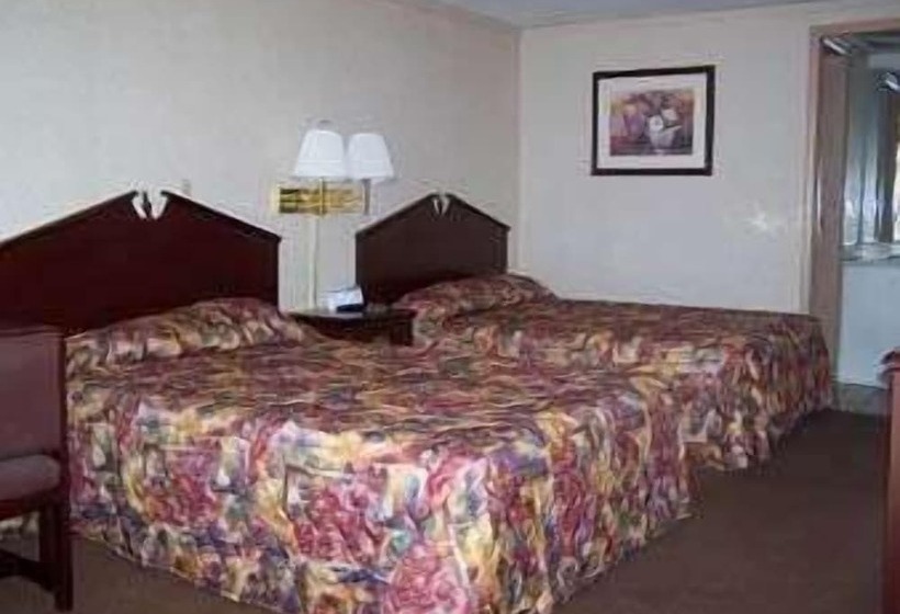 Номер Стандарт 2 Двуспальные Кровати, Knights Inn Rossford