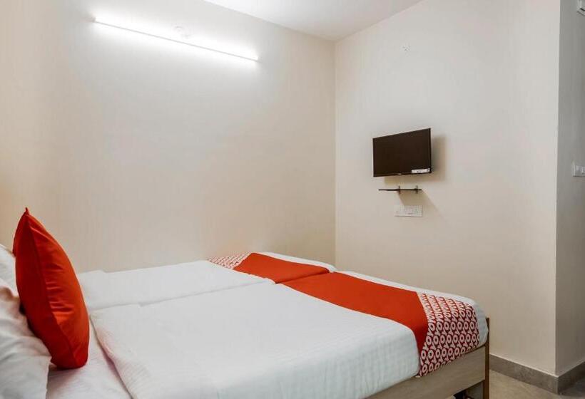 اتاق لوکس سه تخته, G P Residency By Oyo Rooms