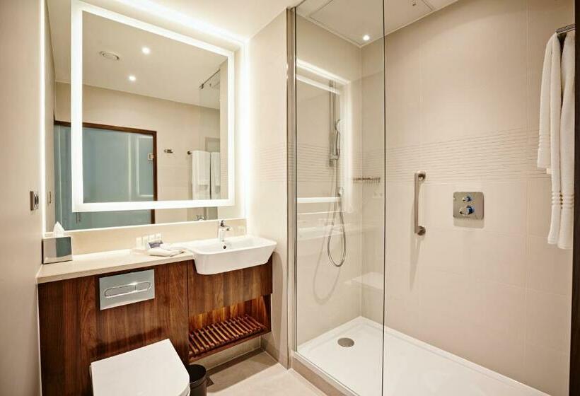 带大床的豪华间, Courtyard By Marriott Reykjavik Keflavik Airport