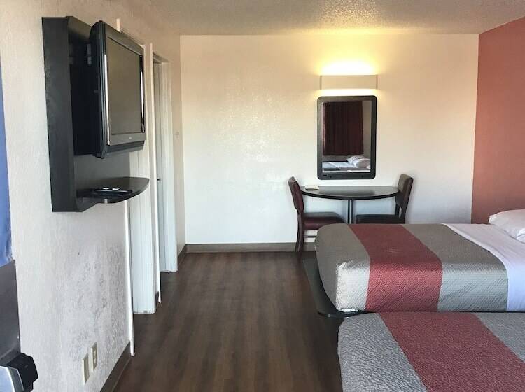Номер Стандарт 2 Двуспальные Кровати, Econo Lodge