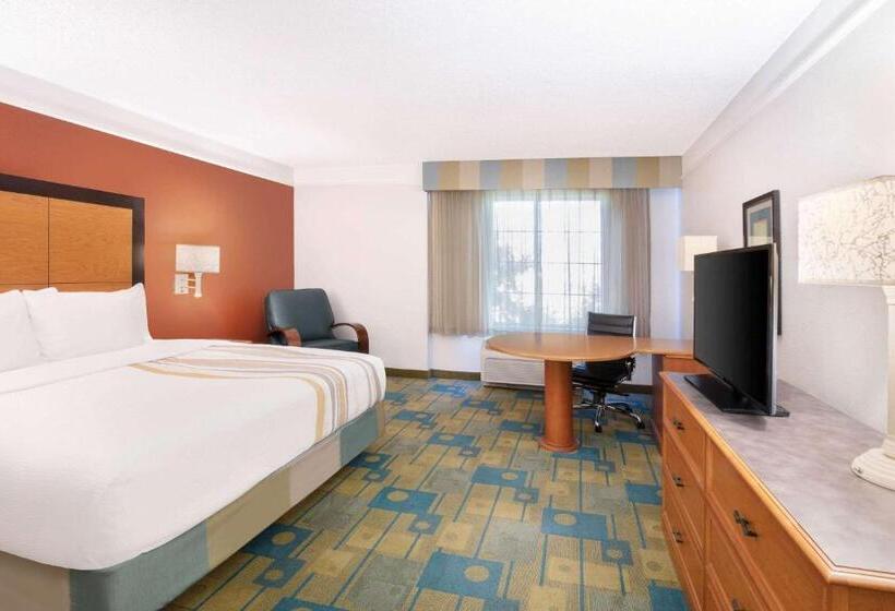 Номер Deluxe Кровать Кинг, La Quinta Inn & Suites By Wyndham Ocala
