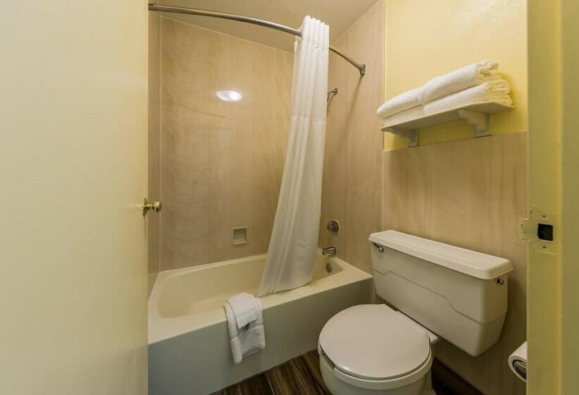 스탠다드 룸 더블 침대 2개, Quality Inn Clemson Near University