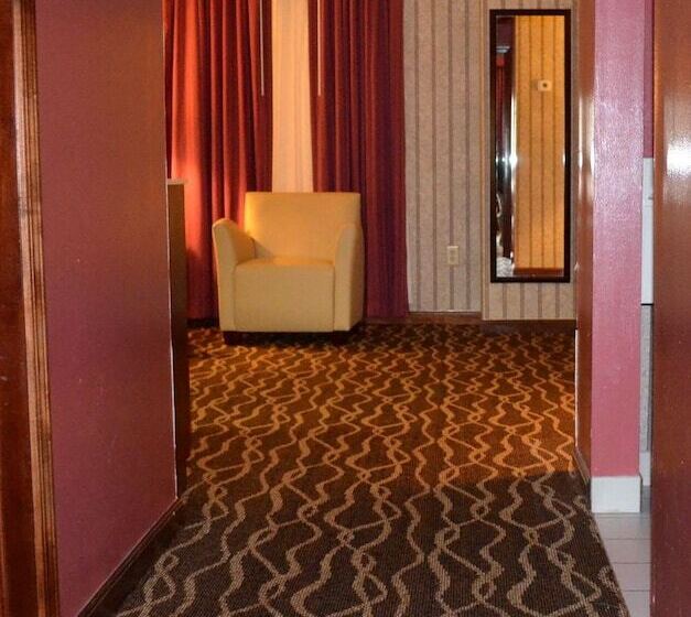스위트 킹사이즈 침대, Quality Inn & Suites Cincinnati I 275