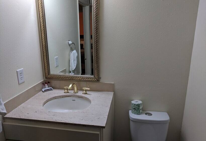 Standardrum, La Hacienda Motel
