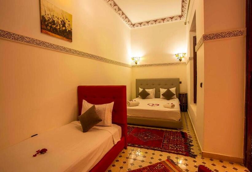 اتاق استاندارد سه نفره, Riad Aymane