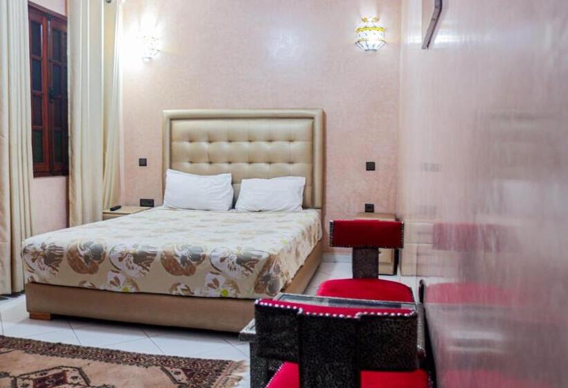 اتاق لوکس, Riad Aymane