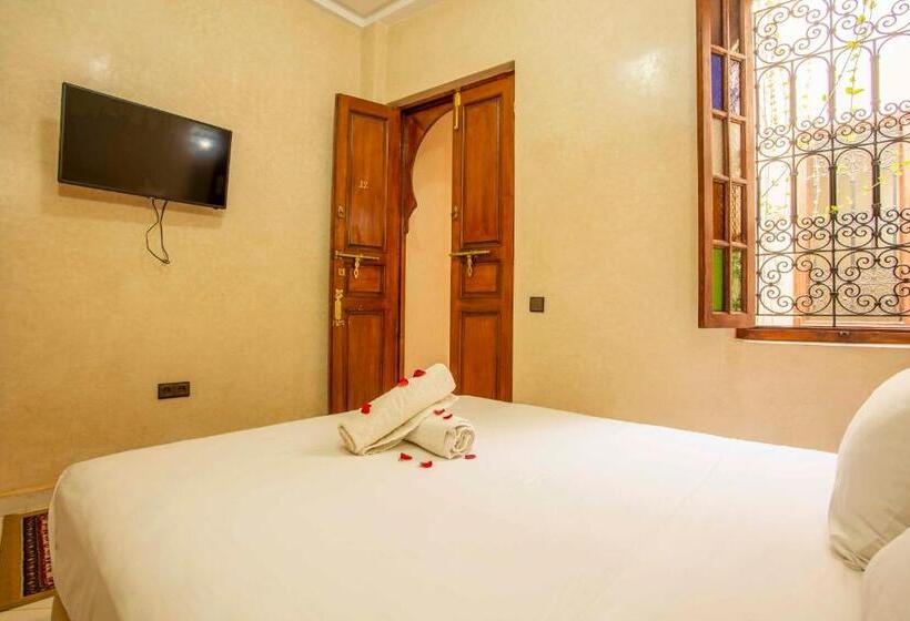 اتاق لوکس, Riad Aymane