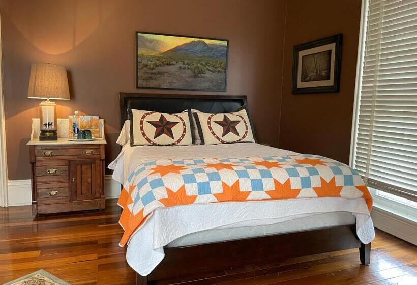 스탠다드 룸 풀장 전망, Wildflower Ranch Inn