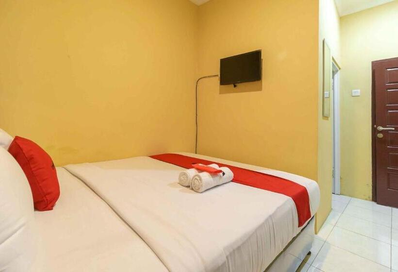 Номер Стандарт, Reddoorz Syariah Near Jam Gadang Bukittinggi 2