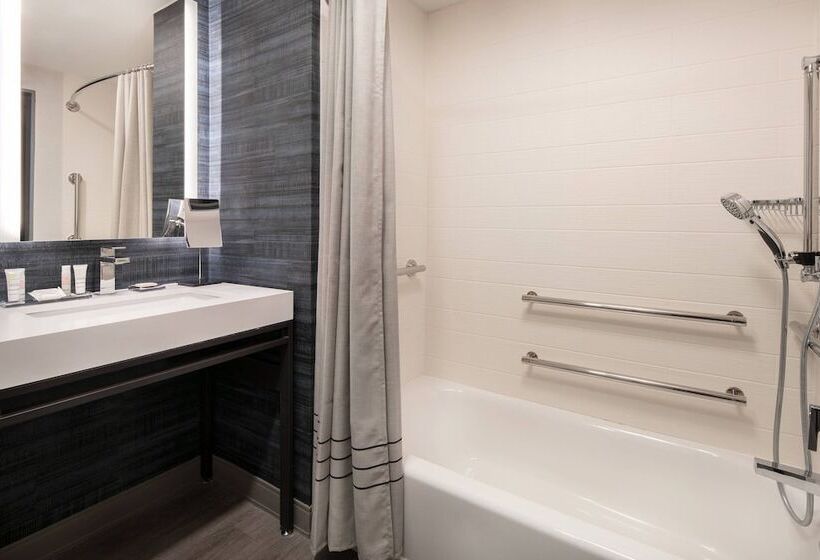 Номер Клуб, Boulder Marriott
