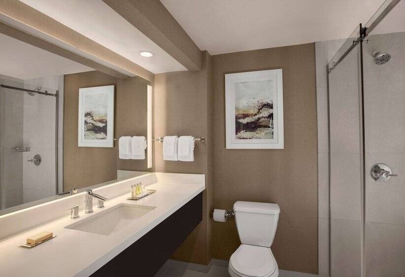带2个双人床的标准工作室, Doubletree By Hilton Los Angeles  Norwalk