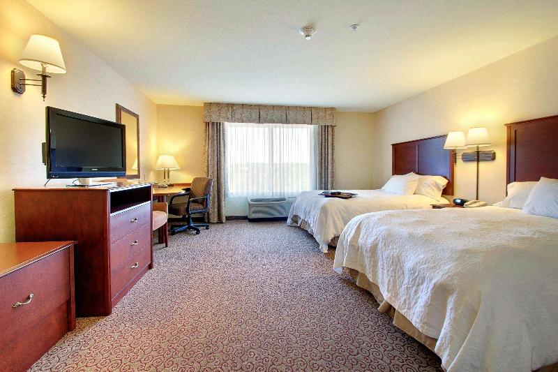 带大床的标准间, Doubletree By Hilton Los Angeles  Norwalk