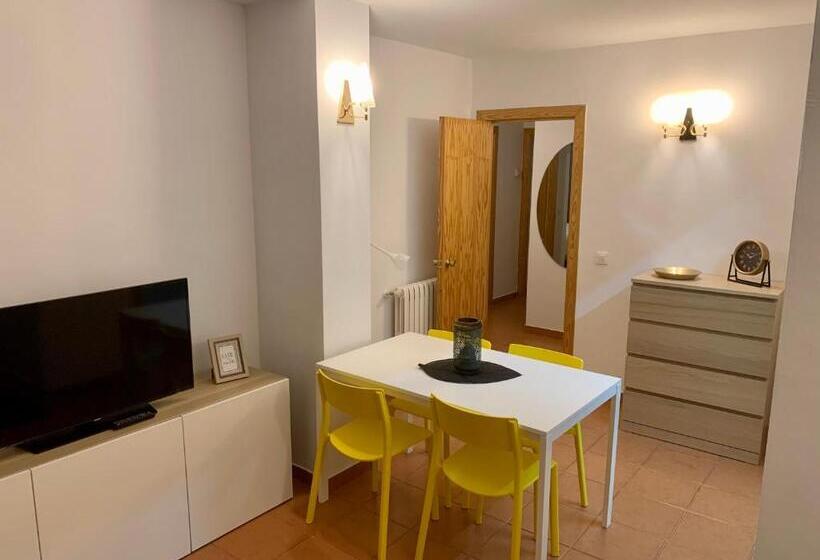 1 Bedroom Penthouse Apartment, Musher