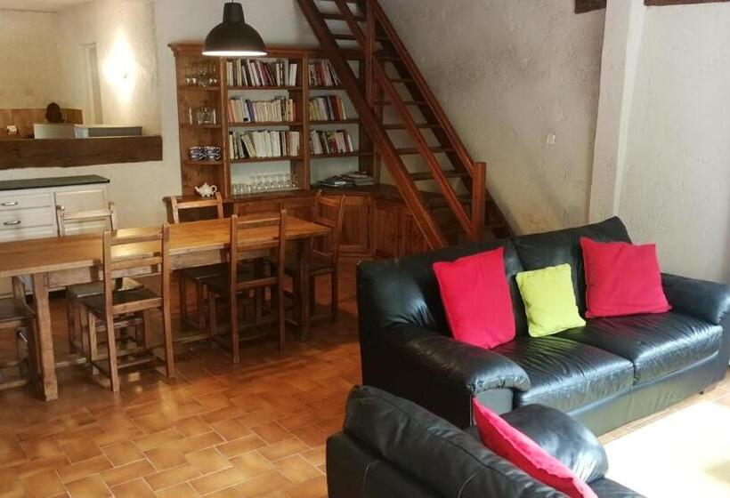 Номер Стандарт Вид на Сад, Logis De Chenac   Chambres Et Table D Hôtes