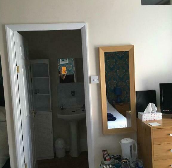 Семейный Номер, Willows Guest House
