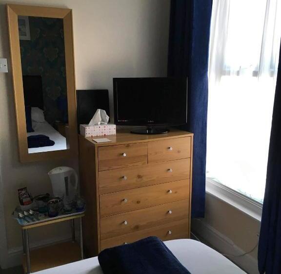 Семейный Номер, Willows Guest House