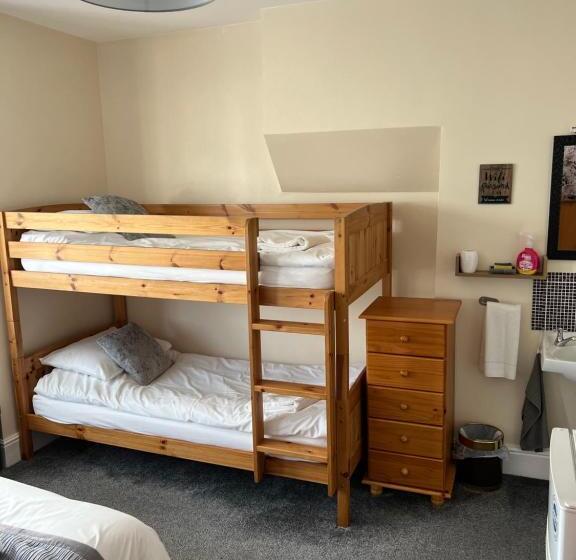 Семейный Номер Вид на Море, Willows Guest House