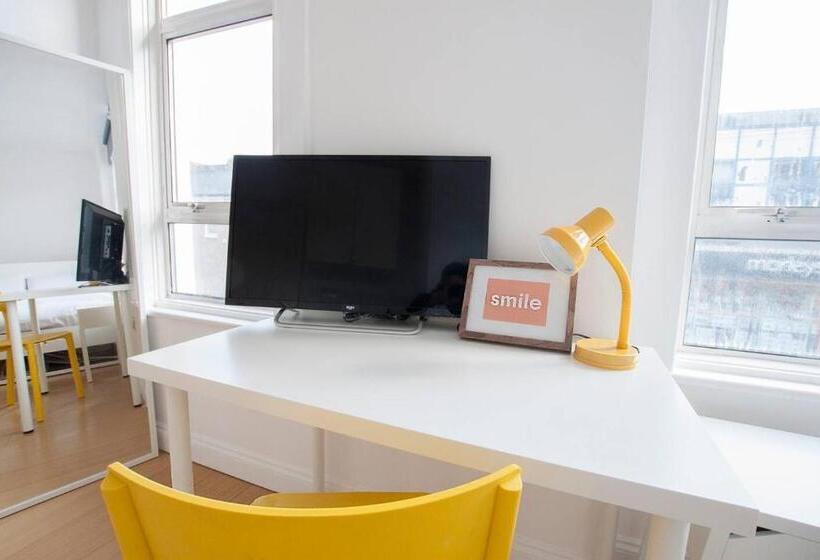 Студия Стандарт, Tooting Broadway Studios & Rooms By Dc London Rooms